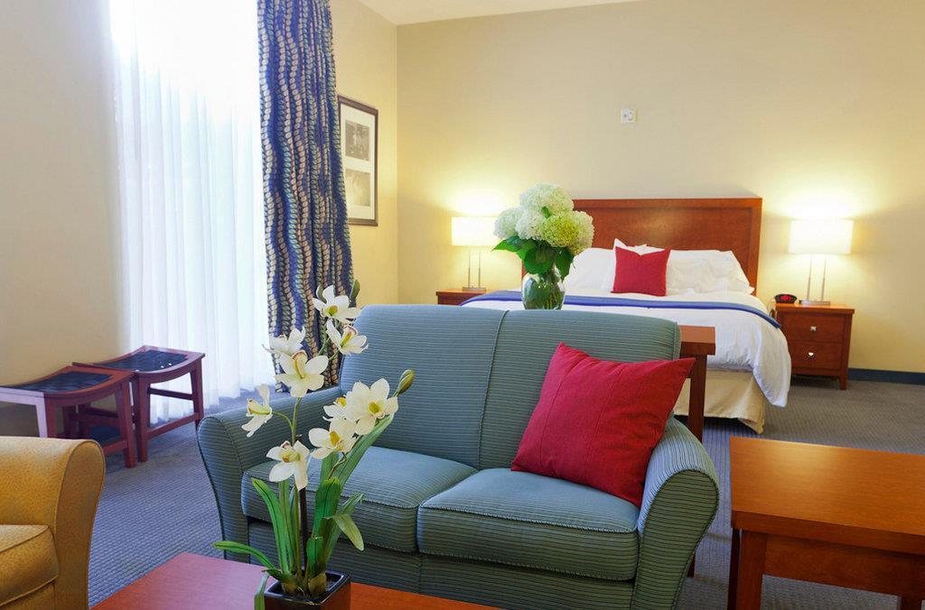 Umass And Conference Center Hotel 3*